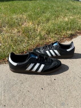 Men’s Adidas Samba (size 9.5)